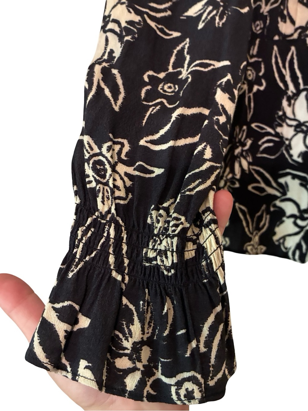 Ba&sh Sessee Floral-Print Blouse in Black and Ecru, Size US 4. - Picture 7 of 12